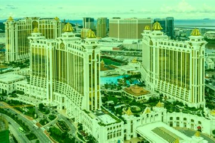 King and Flame slot game