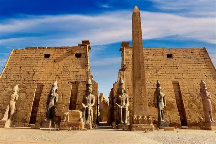 Shadow of Luxor slot machine